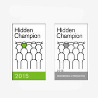 Illustration eines Mannes mit Pokal und zwei Logos Hidden Champion Award 2015