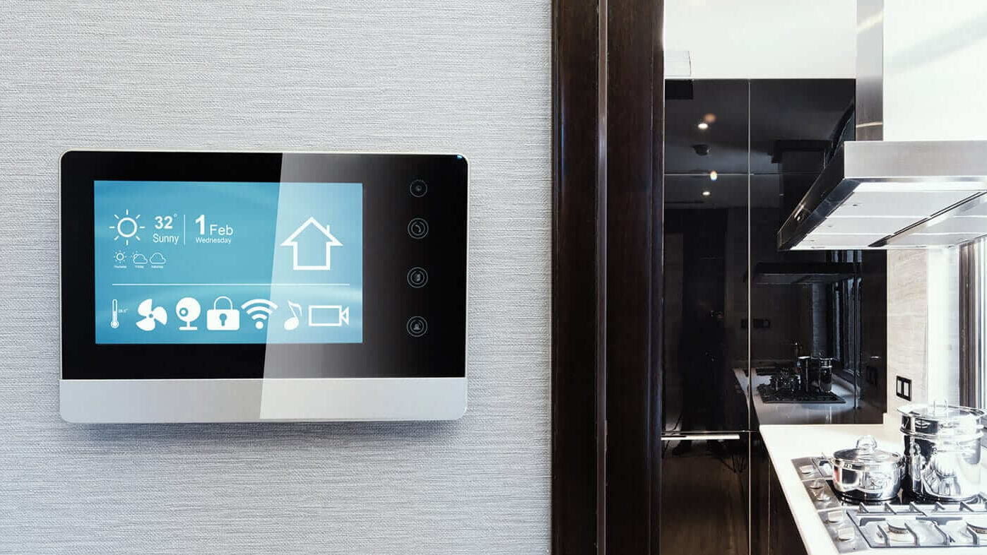 ROI Case Study - Smart Products Bild eines Monitors der das Haus steuert