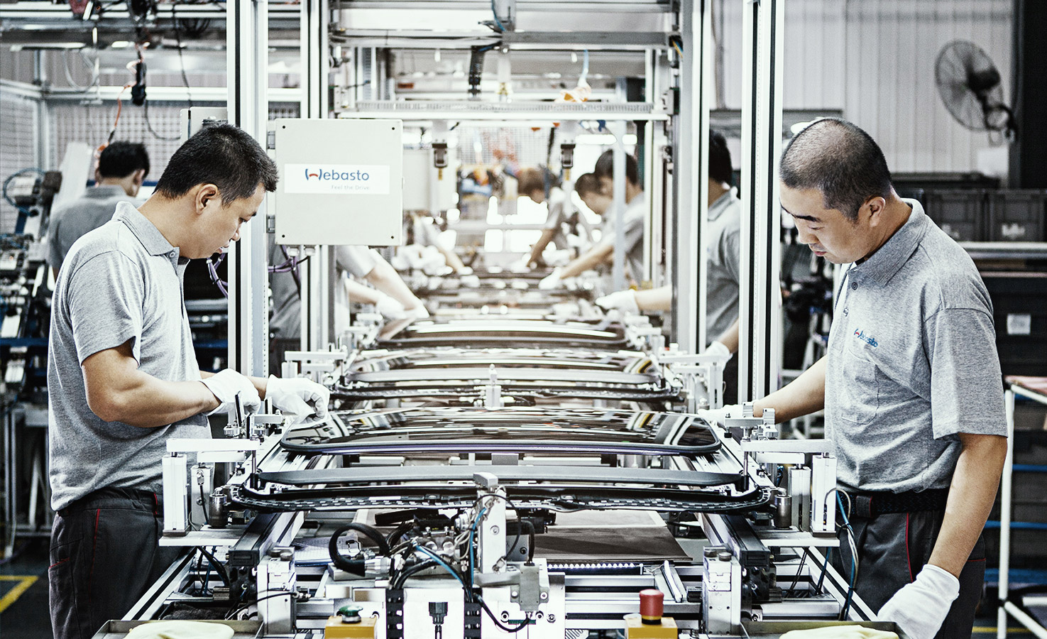 ROI Produktion China Foto einer Produktionswerkstatt in China mit 2 Menschen