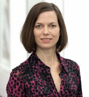 Vivienne Papa